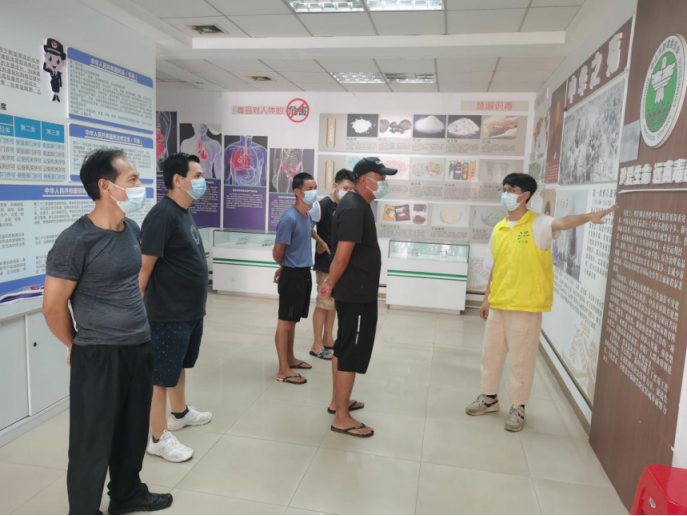 阜沙鎮(zhèn)禁毒信息〔2022〕第224期-- 弘揚禁毒精神，筑牢禁毒防線-阜沙鎮(zhèn)組織群眾參觀禁毒教育基地